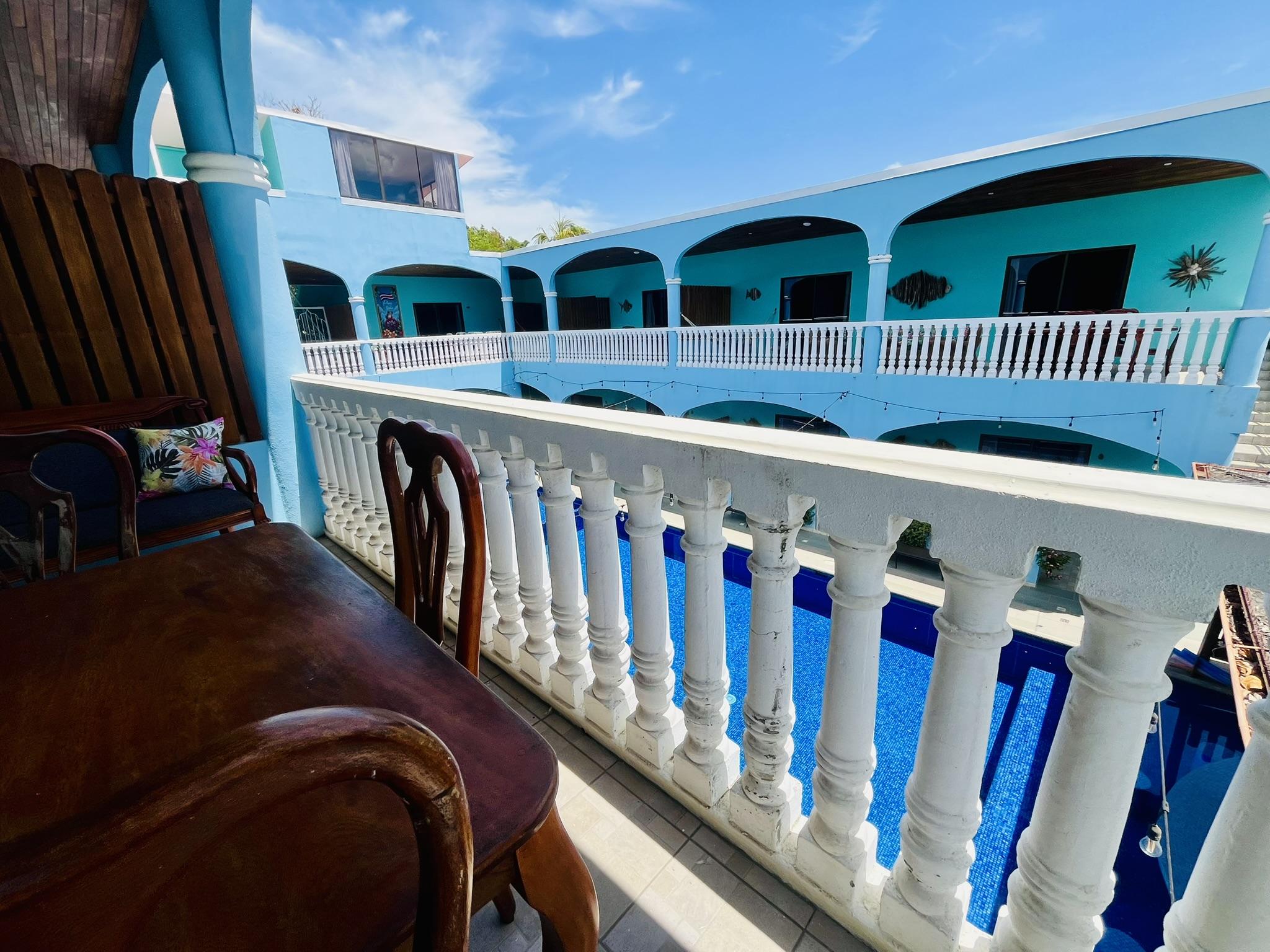 Rooms & Suites 12