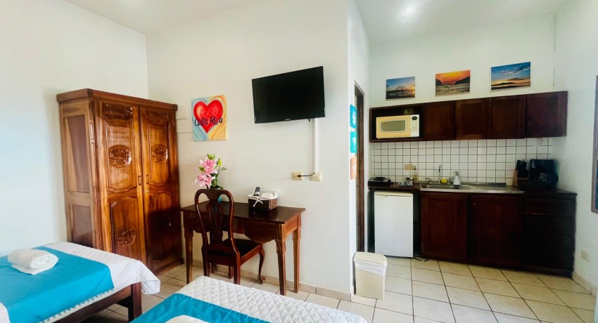 #11 - Poolside Triple Twin Room