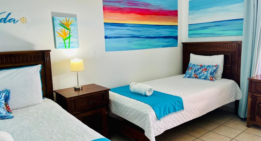 #02 - Poolside Family Room