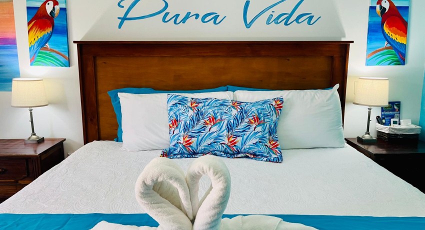 #1 – Poolside King Room