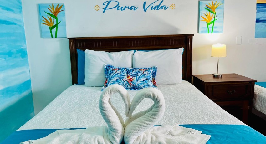 #02 - Poolside Family Room