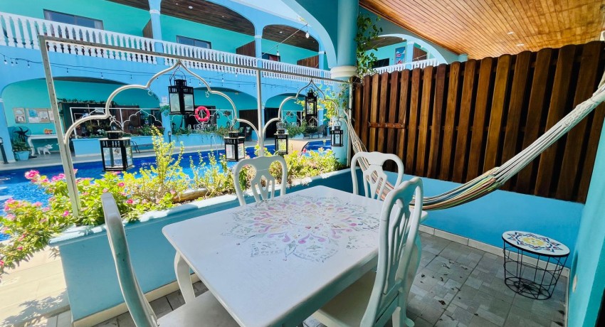 #1 – Poolside King Room