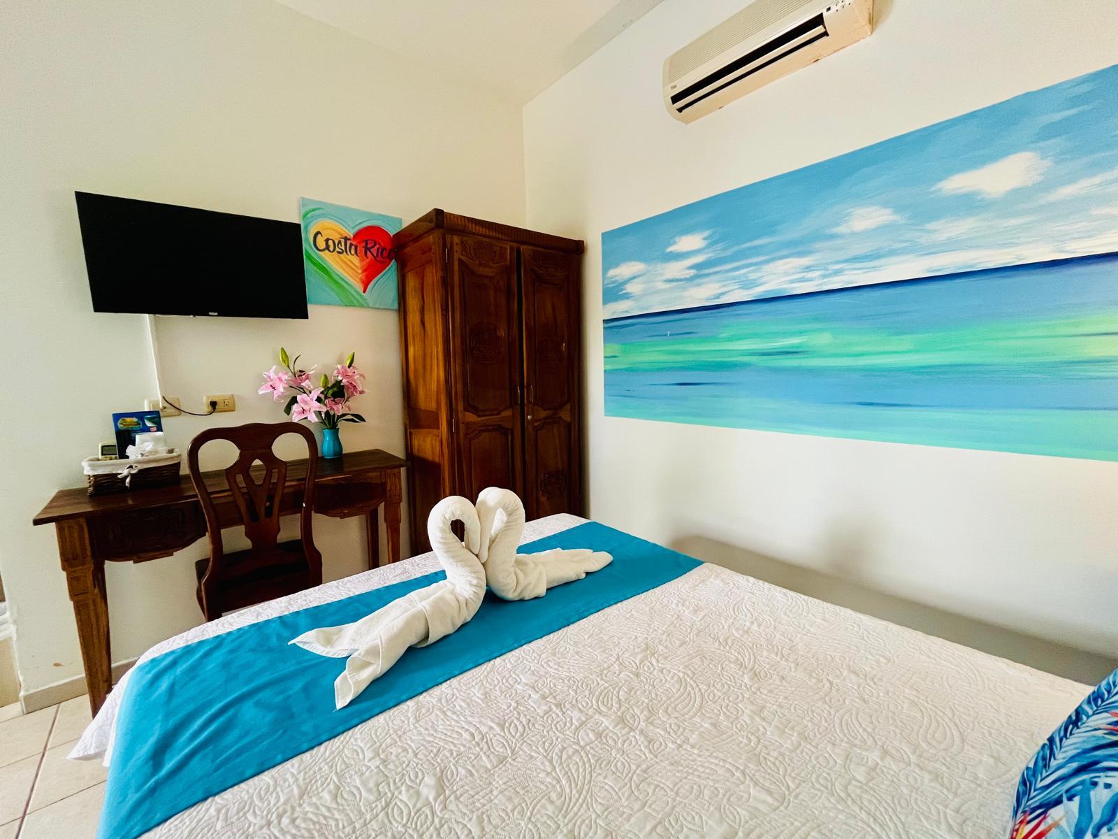 Rooms & Suites 9