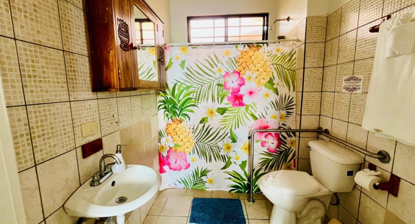 #04 - 1 Matrimonial & 1 Twin Bed (Accessible Room)